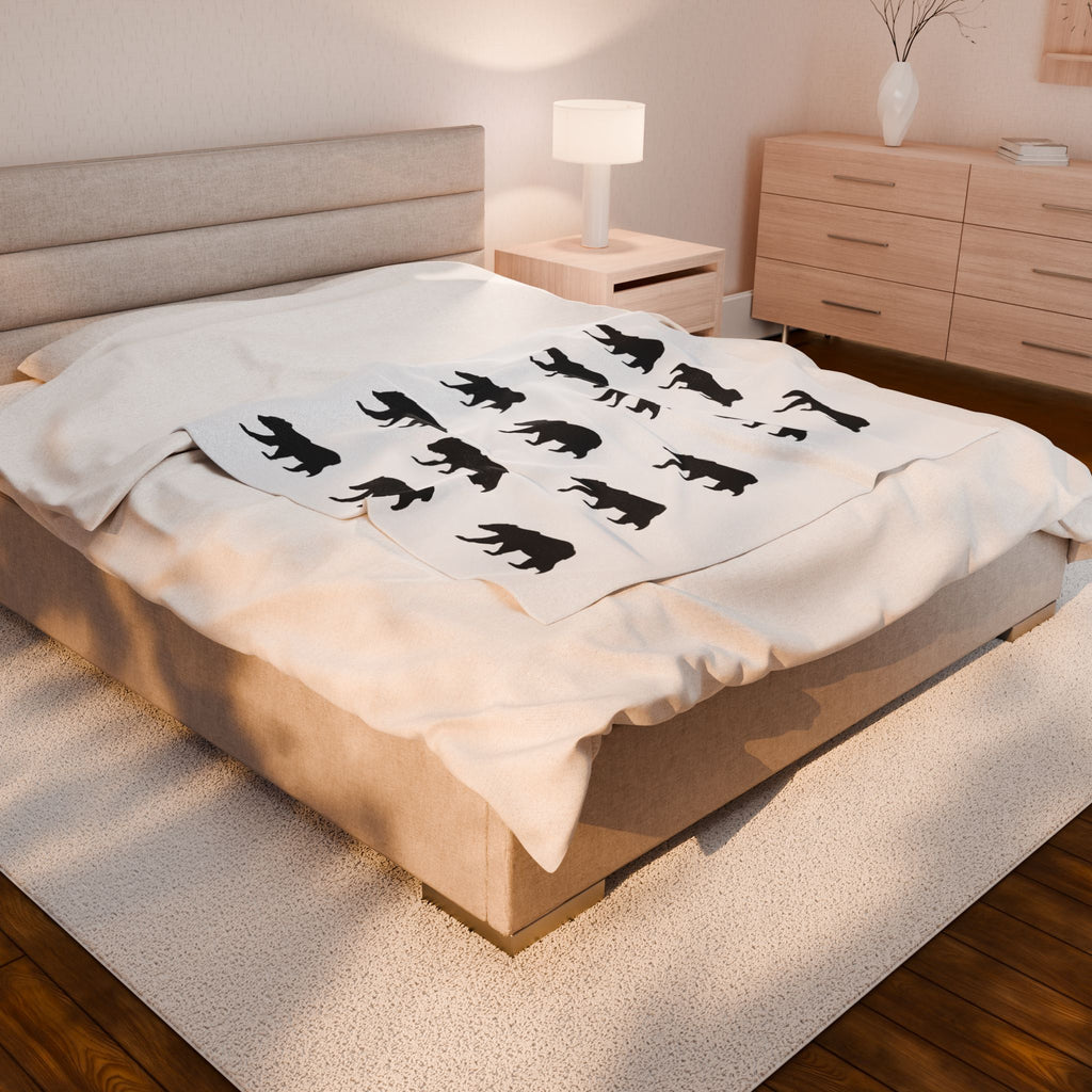 Bear Silhouette Velveteen Plush Blanket — Cozy Cabin Throw for Nature Lovers